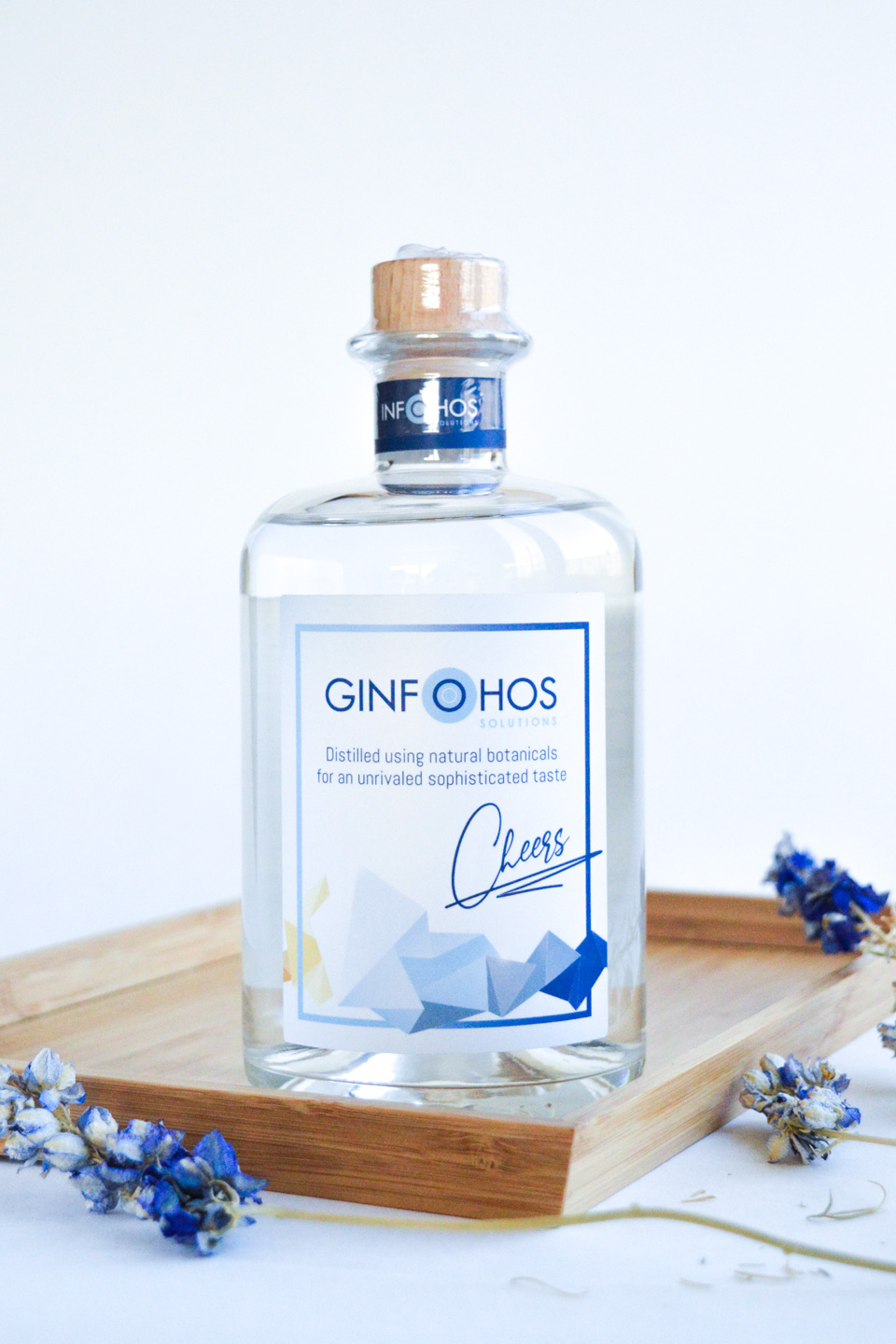 Ontwerp van een etiket voor Ginfohos. Een relatiegeschenk dat in de smaak valt :-) Cheers!